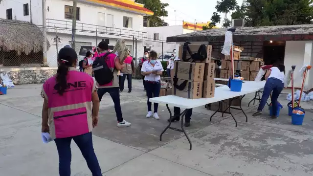 En José María Morelos la lista nominal es de 27 mil 940, de los cuales 14 mil 105 son hombres y 13 mil 835 son mujeres