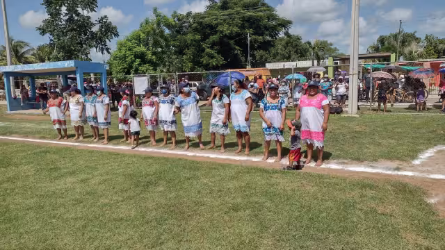 Las Amazonas llaman la atención por su forma tan peculiar de jugar
