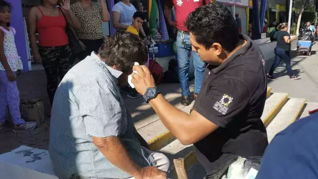El abuelito tuvo que ser llevado a un hospital, ya que presentó graves heridas