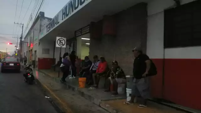 La mayoría de los pescadores viven al día y de lo que ganan en sus labores