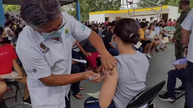 Desde la madrugada de este día, jóvenes de 18 a 29 años agotaron las fichas para la vacunación contra COVID-19