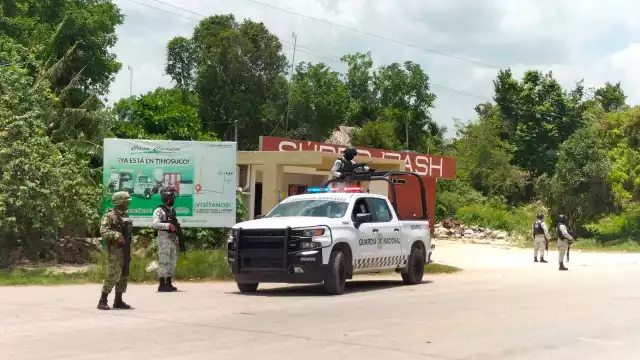 Elementos de la Sedena custodiaron el área donde se llevó el cateo en el municipio de Carrillo Puerto, perteneciente a la Zona Maya de Quintana Roo