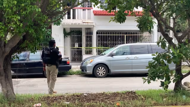 Elementos acordonaron el lugar y se encuentran al interior del domicilio