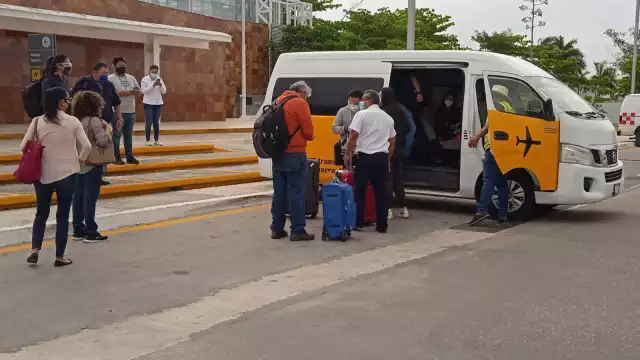 La regulación establece que en esos lugares sólo pueden trabajar los taxis que están acreditados por la STC