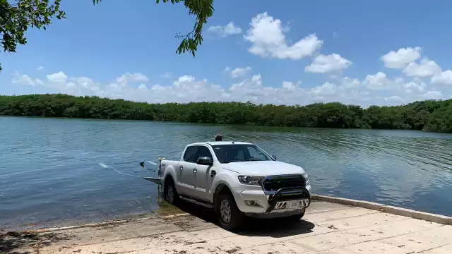 Personal de la dependencia se dio a la tarea de despejar el acceso a la rampa
