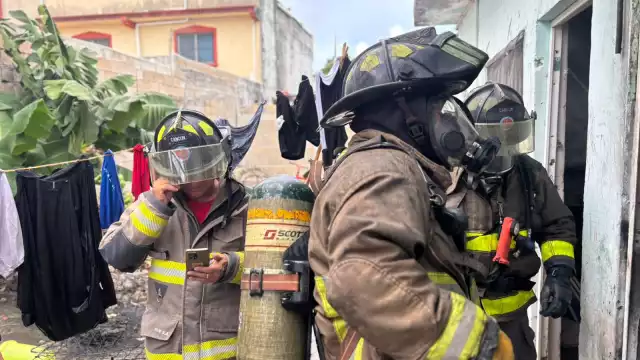 Elementos del Heroico Cuerpo de Bomberos atendieron el llamado.