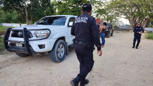 En el transcurso del día hubo tres personas que viajaron al municipio de Peto para “recoger el vehículo”. El vendedor no llegó