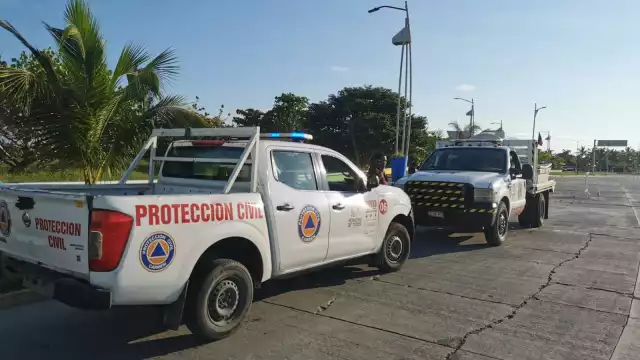 Bomberos acudieron al lugar, tras el reporte de varios vecinos de la zona