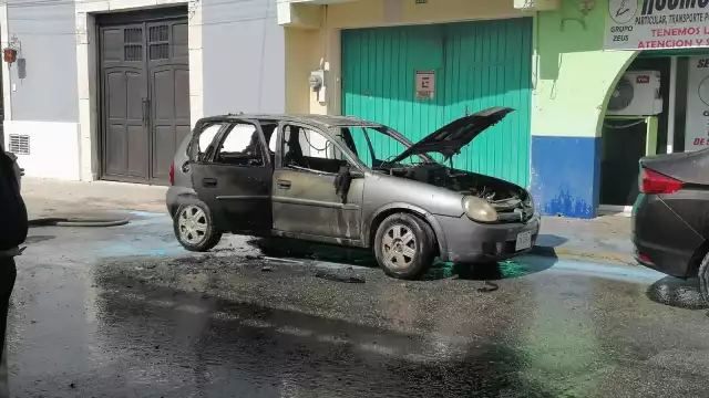 El Chevy se habría incendiado por un cortocircuito