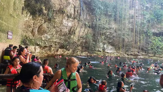 Los cenotes reciben a cientos de visitantes al año