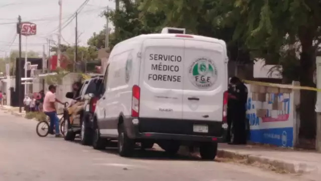 Al lugar llegaron elementos de la Policía Estatal, así como Forense, quienes recogieron el cuerpo