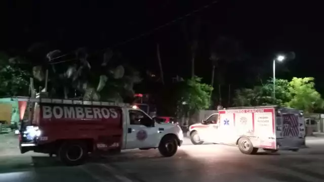 Elementos de la Policía Quintana Roo, Bomberos, Protección Civil y una unidad médica acudieron al auxilio