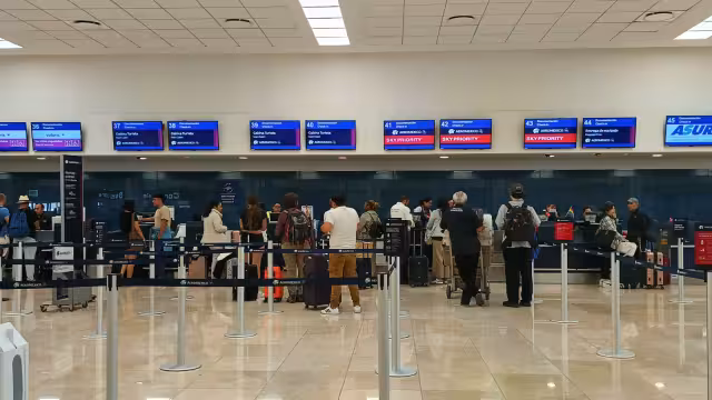Vuelo de Viva desde Querétaro llega con 5 horas de retraso a Mérida
