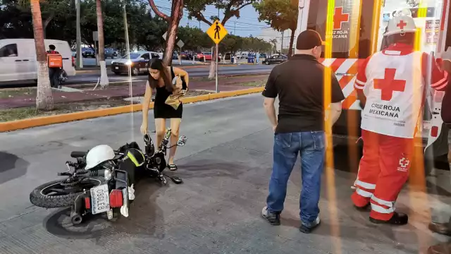 Un motociclista sufrió lesiones tras ser arrollado por un tractocamión que se dio a la fuga en la Periférica Norte