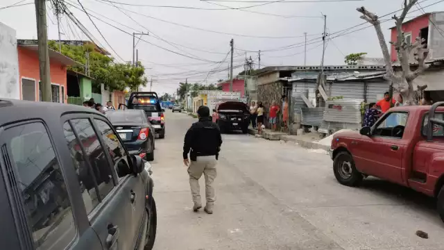 Según los vecinos el hombre llevaba un arma blanca