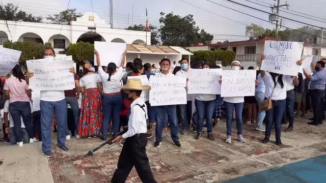 La situación financiera de la Universidad Intercultural Maya ha afectado a los estudiantes, profesores y personal administrativo desde el 2015
