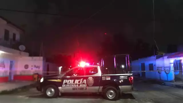 Los cuerpos de los dos hombres quedaron tirados en la vía pública luego del ataque armado