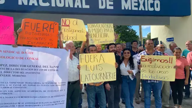 Maestros piden la renuncia del Director del Tecnológico de Conkal