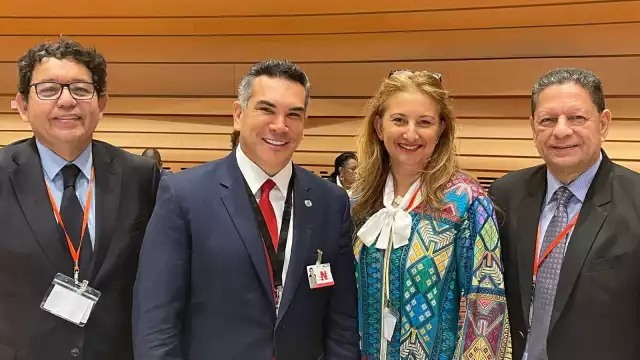 Alejandro Moreno se encuentra de gira internacional