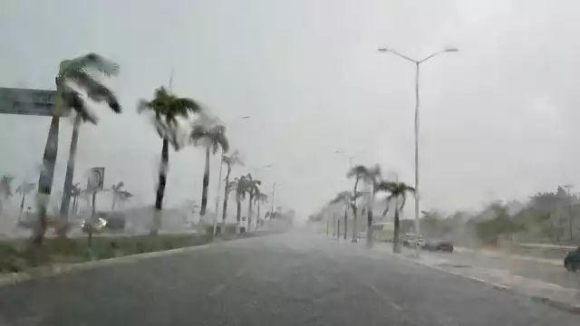 Alertan por lluvias y vientos fuertes en Campeche por Onda Tropical 27 y 28