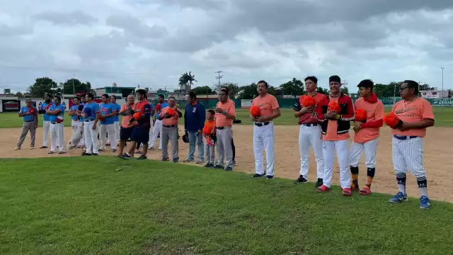 El acto protocolario fue encabezado por el presidente de la liga