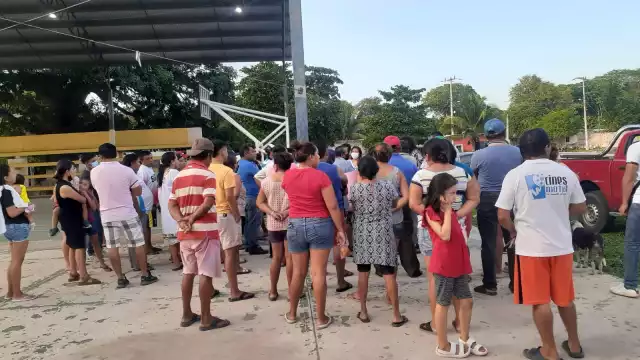 La quema de llantas, basura y otros desperdicios ha ocasionado una gran humareda que ha afectado a todos los ciudadanos de Subincancab, Tehuitz y Timucuy