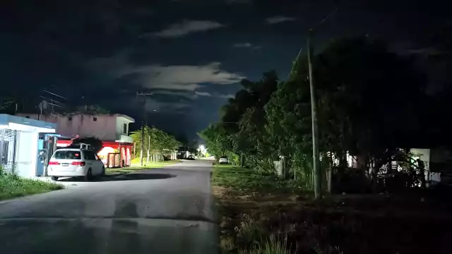 Habitantes de Xul-Ha viven entre apagones y penumbras