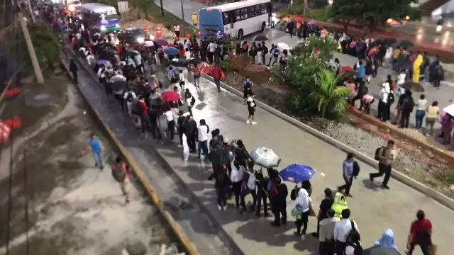 En las filas se han generado riñas entre los usuarios