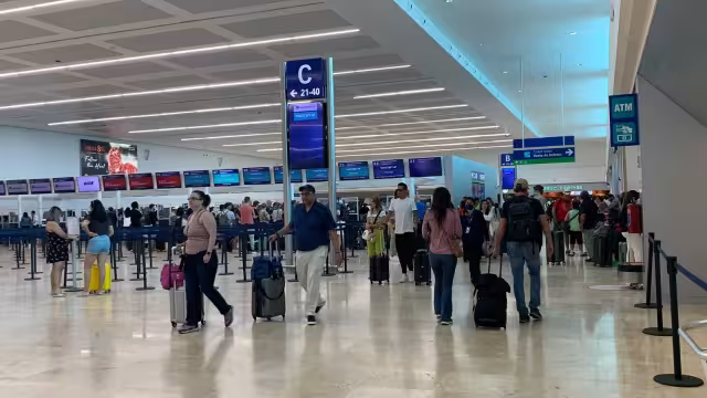 El aeropuerto de Cancún registra 595 vuelos este lunes