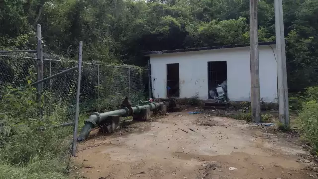 El daño a la tubería representa un pérdida de miles de litros de agua