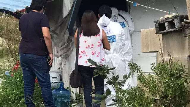 También acudieron paramédicos de una empresa particular quienes confirmaron que la persona no cuenta con signos vitales