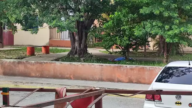 El cuerpo del hombre quedó tendido en la vía pública