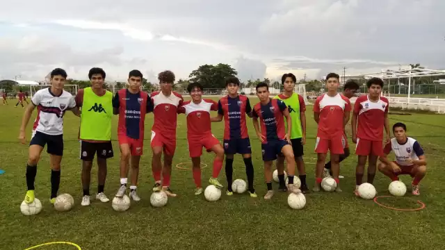 Los azulgranas entrenan de 16:30 a 18:30 horas todos los días en la Universidad La Salle Cancún