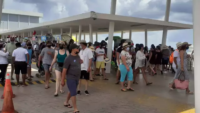 Tan solo la ruta de las 10 horas llegó con 592 pasajeros, mientras que, el cruce de las 11 horas también arribó lleno