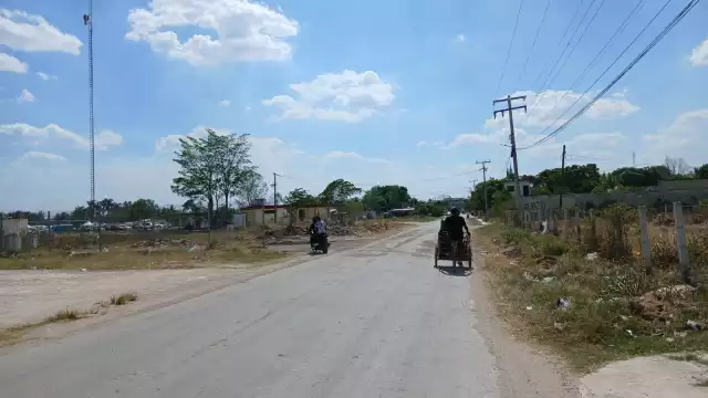 Tres hombres con aspecto de indigentes lo amenazaron con un cuchillo.