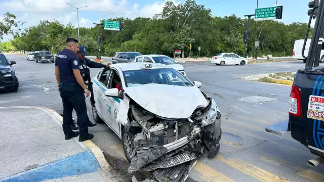 Afirmaron que la patrulla se atravesó repentinamente, causando el accidente