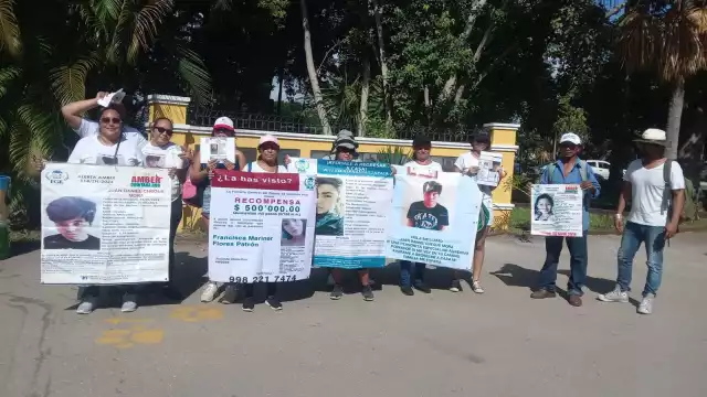 Familiares de desaparecidos exigieron a la Fiscalía estatal no encubrir a sus trabajadores
