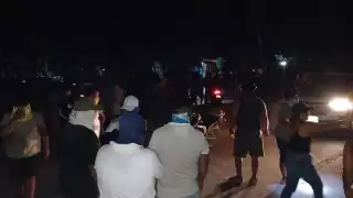 Detienen a presunto líder de invasiones en Playa del Carmen; seguidores bloquean calles y lanzan amenazas