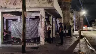 GEAVIG atiende a madre y  menor de edad tras intentar ingresar a un edificio abandonado en Cancún 