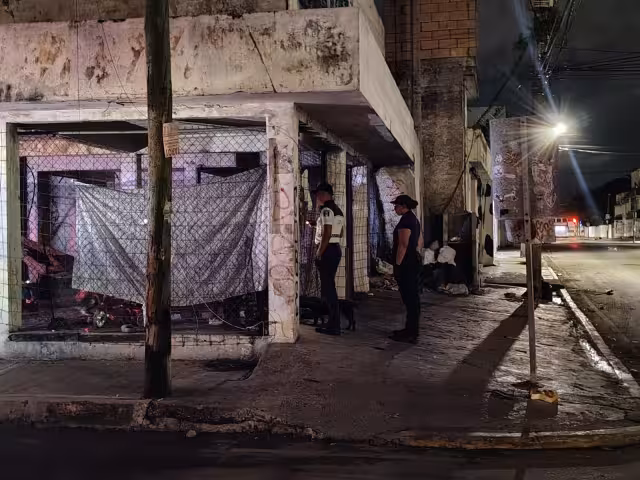 La madre y la niña permanecieron bajo supervisión para recibir la atención requerida