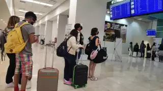 De los 33 vuelos, 12 son los vuelos programados de llegada al aeropuerto de Mérida