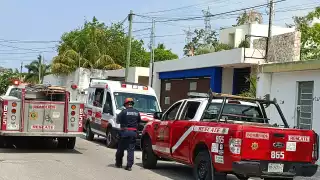 El trabajador quedó colgado de una pierna