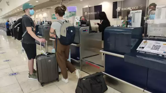 La mañana de este lunes operaron tres vuelos dos de salida desde Mérida 821 y 823 a las 06:00 y 07:12 respectivamente y el 820 que llegó a las 08:00 hora