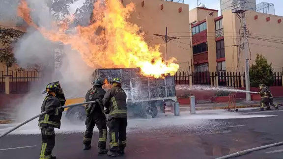 bomberos fueron los que repelieron el fuego bomberos fueron los que repelieron el fuego