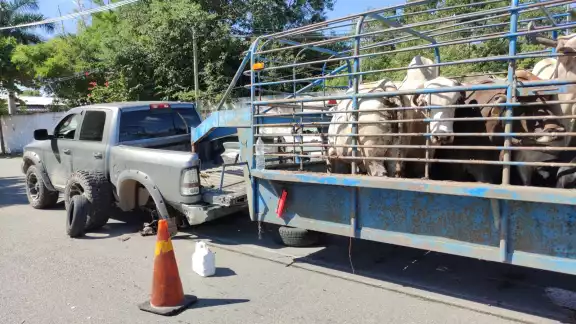 La camioneta causó daños sobre el Periférico, por lo que será el INCAY  quien decida el pago a realizar