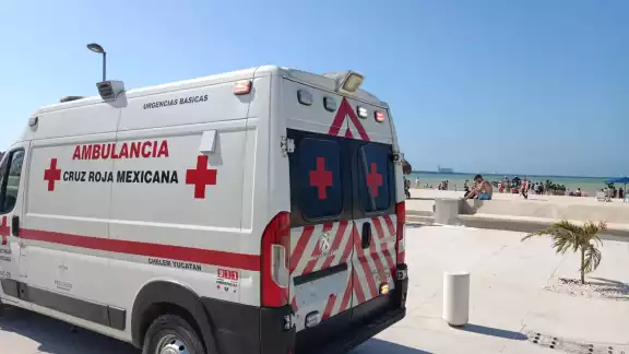 Los dos abuelitos recibieron atención médico luego de ser rescatados Los dos abuelitos recibieron atención médico luego de ser rescatados