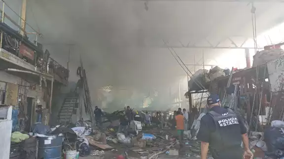 Este lugar es conocido por la compra y venta de chatarra, pet, papel, cartón entre otros materiales. Este lugar es conocido por la compra y venta de chatarra, pet, papel, cartón entre otros materiales.