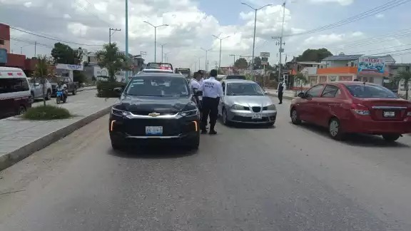 La camioneta circulaba de la carretera Escárcega-Villahermosa La camioneta circulaba de la carretera Escárcega-Villahermosa