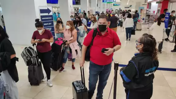 Hasta el momento, no se ha reportado algún retraso o cancelación de vuelo, a pesar del clima Hasta el momento, no se ha reportado algún retraso o cancelación de vuelo, a pesar del clima