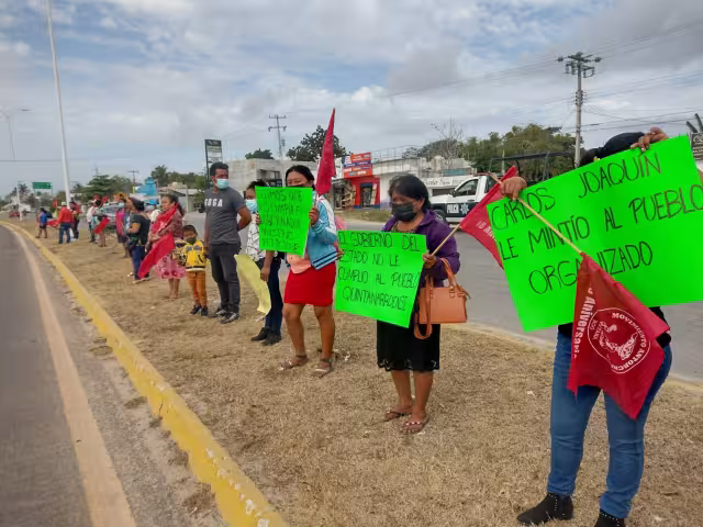 Bacalar, Cancún, Chetumal y Tulum fueron las ciudades en las que el Movimiento Antorchista convocó para hacer una 'cadena humana'